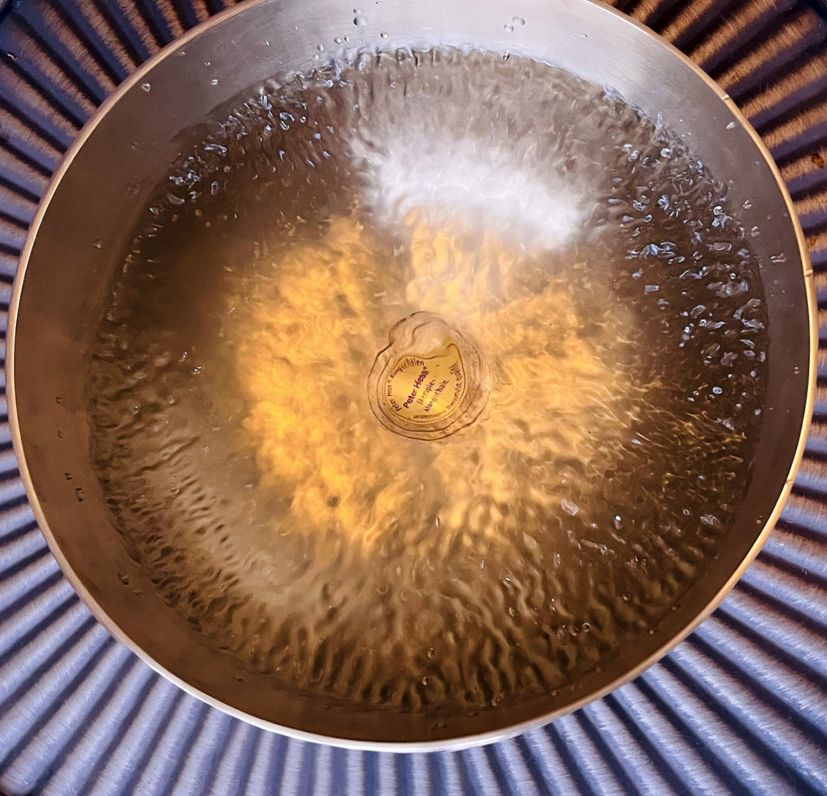 Bol tibétain vibration de l'eau